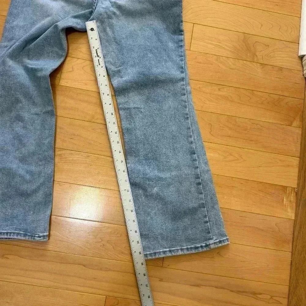 Old Navy Higher High Rise Flare Secret Smooth Pocket Womens Jean Size 6 - Picture 6 of 7